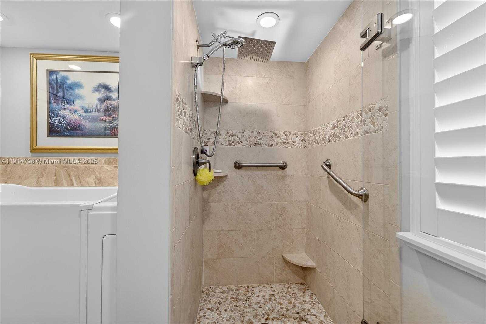 Small Image of 19800 SANDPOINTE BAY DR #802, Tequesta Number 30