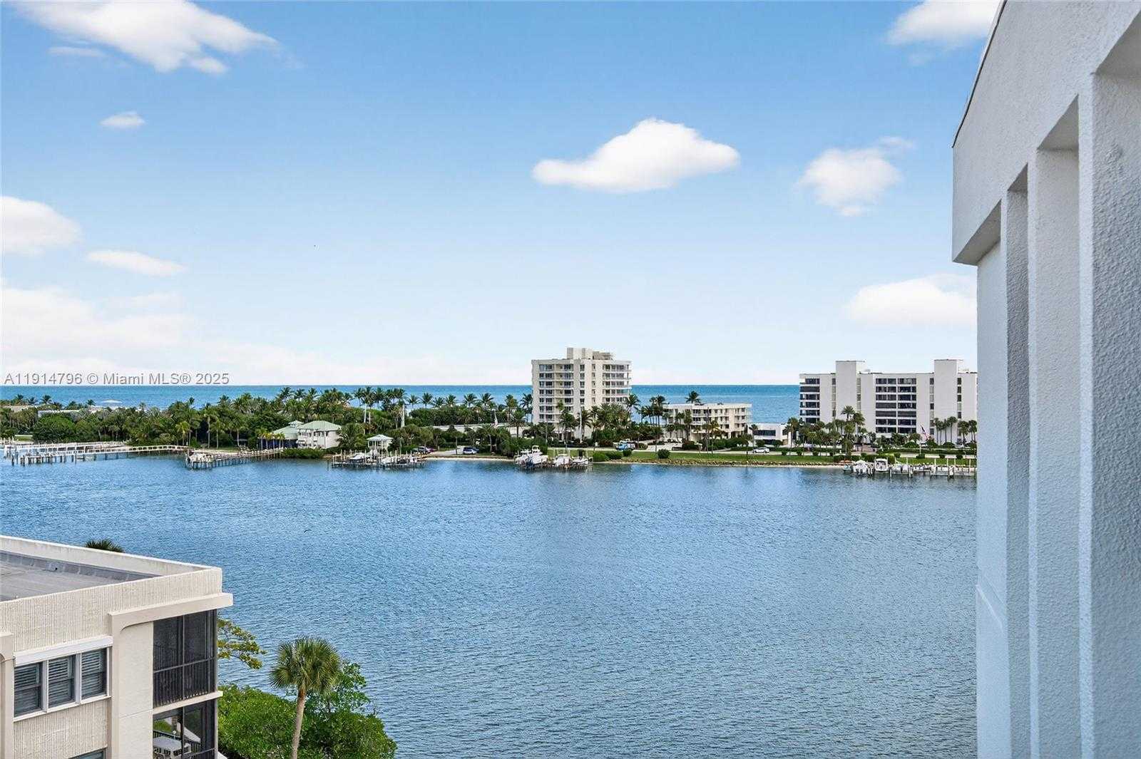 Small Image of 19800 SANDPOINTE BAY DR #802, Tequesta Number 42