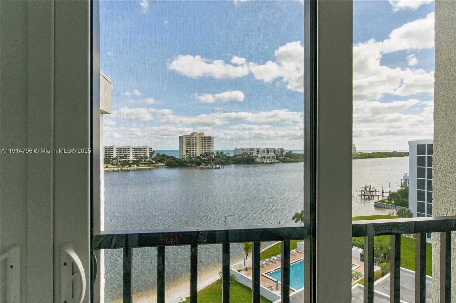Small Image of 19800 SANDPOINTE BAY DR #802, Tequesta Number 44