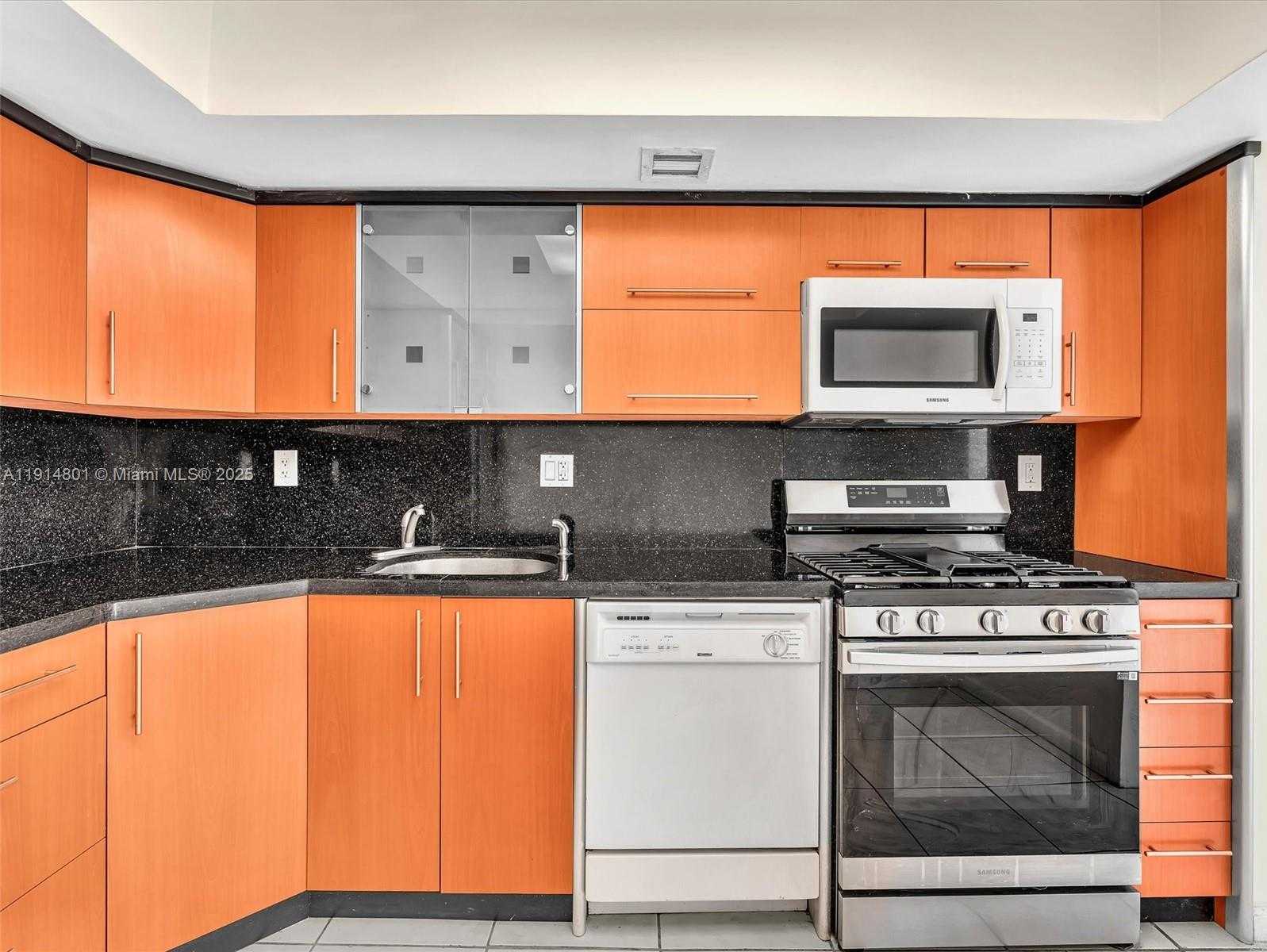 Small Image of 2030 SOUTH OCEAN DR #2024, Hallandale Beach Number 12