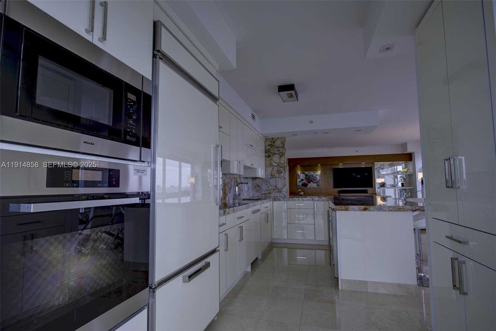 Small Image of 4775 COLLINS AVE #1601, Miami Beach Number 11