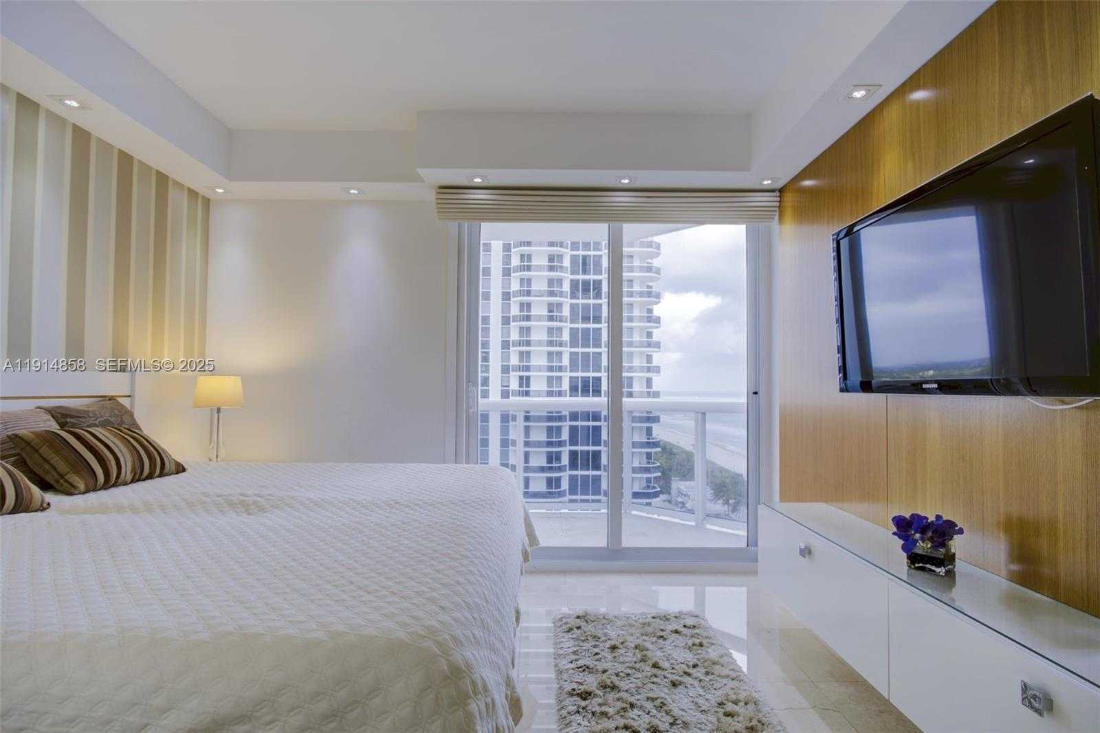 Small Image of 4775 COLLINS AVE #1601, Miami Beach Number 20