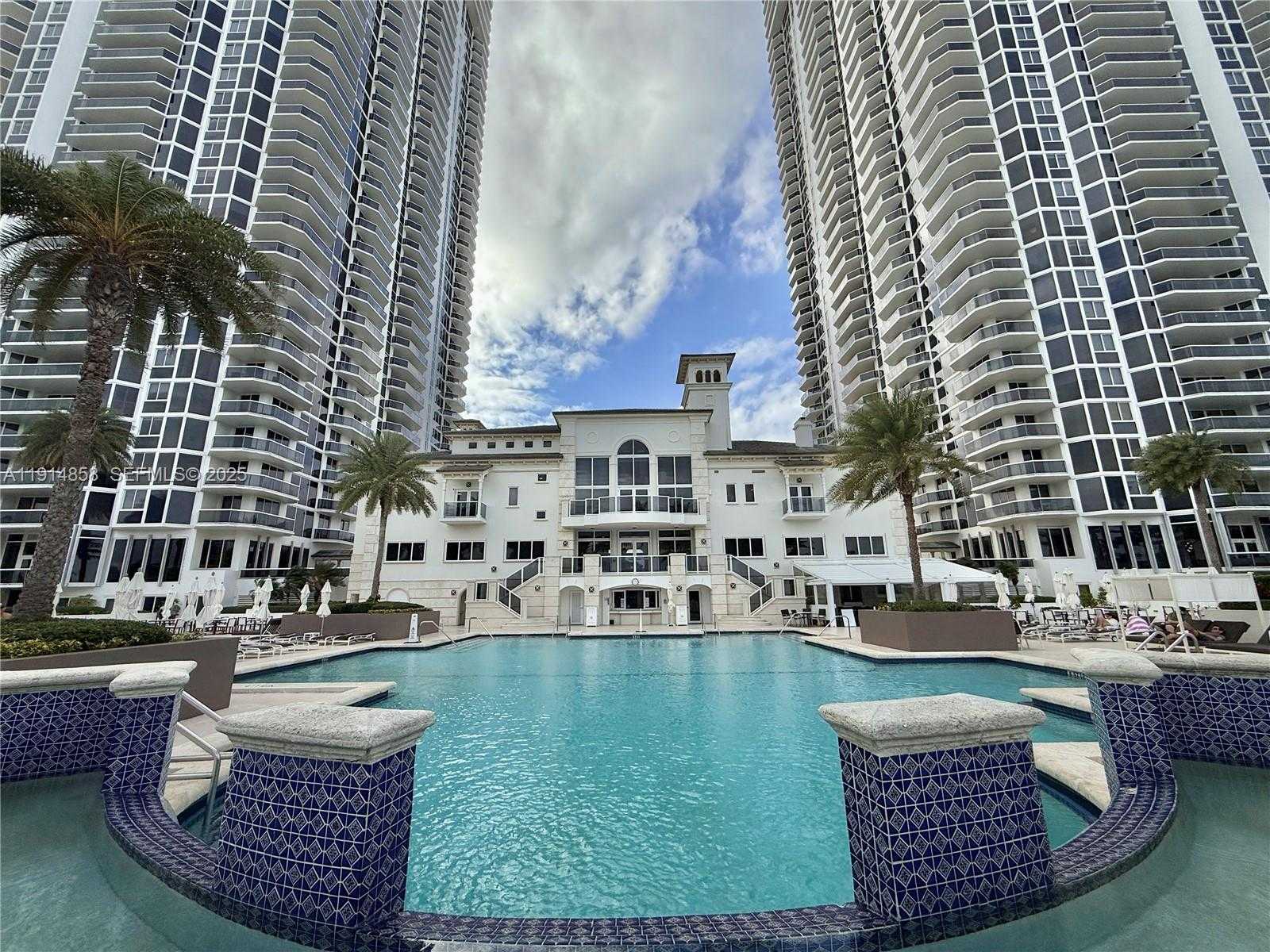 Small Image of 4775 COLLINS AVE #1601, Miami Beach Number 21
