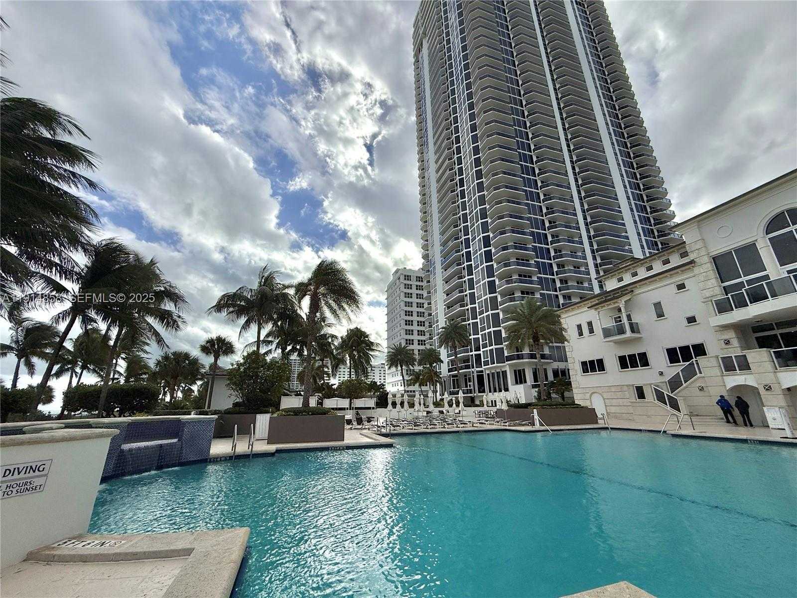 Small Image of 4775 COLLINS AVE #1601, Miami Beach Number 22