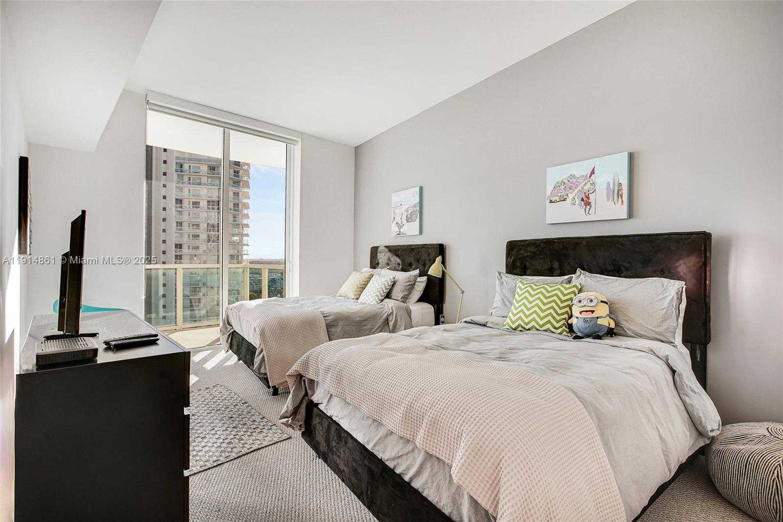 Small Image of 150 SUNNY ISLES BLVD #1-1805, Sunny Isles Beach Number 13