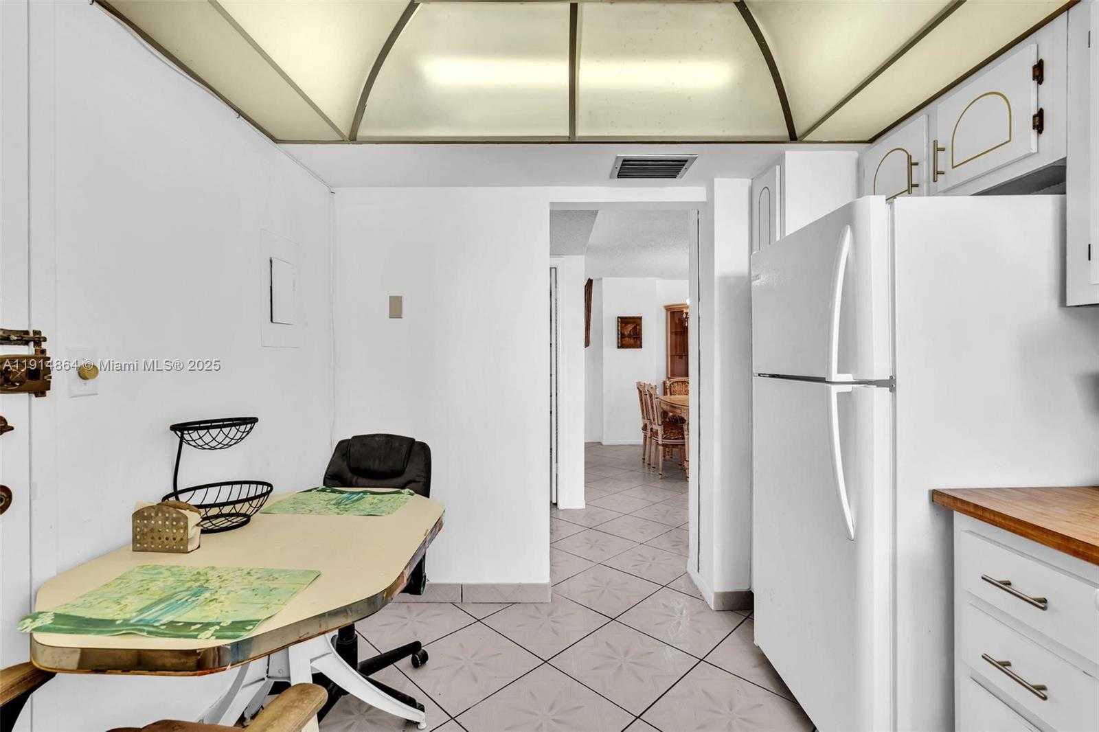 Small Image of 1865 SOUTH OCEAN DR #19E, Hallandale Beach Number 21