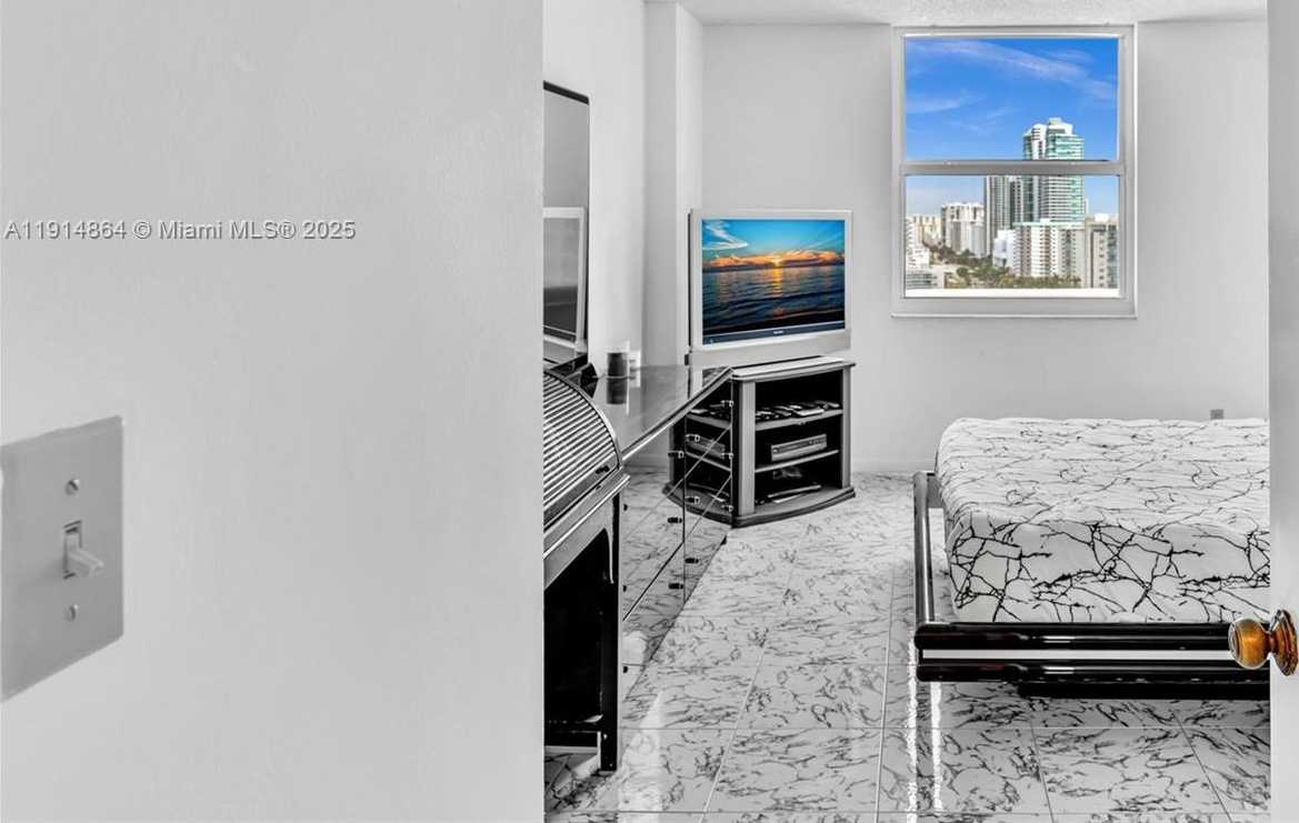 Small Image of 1865 SOUTH OCEAN DR #19E, Hallandale Beach Number 37