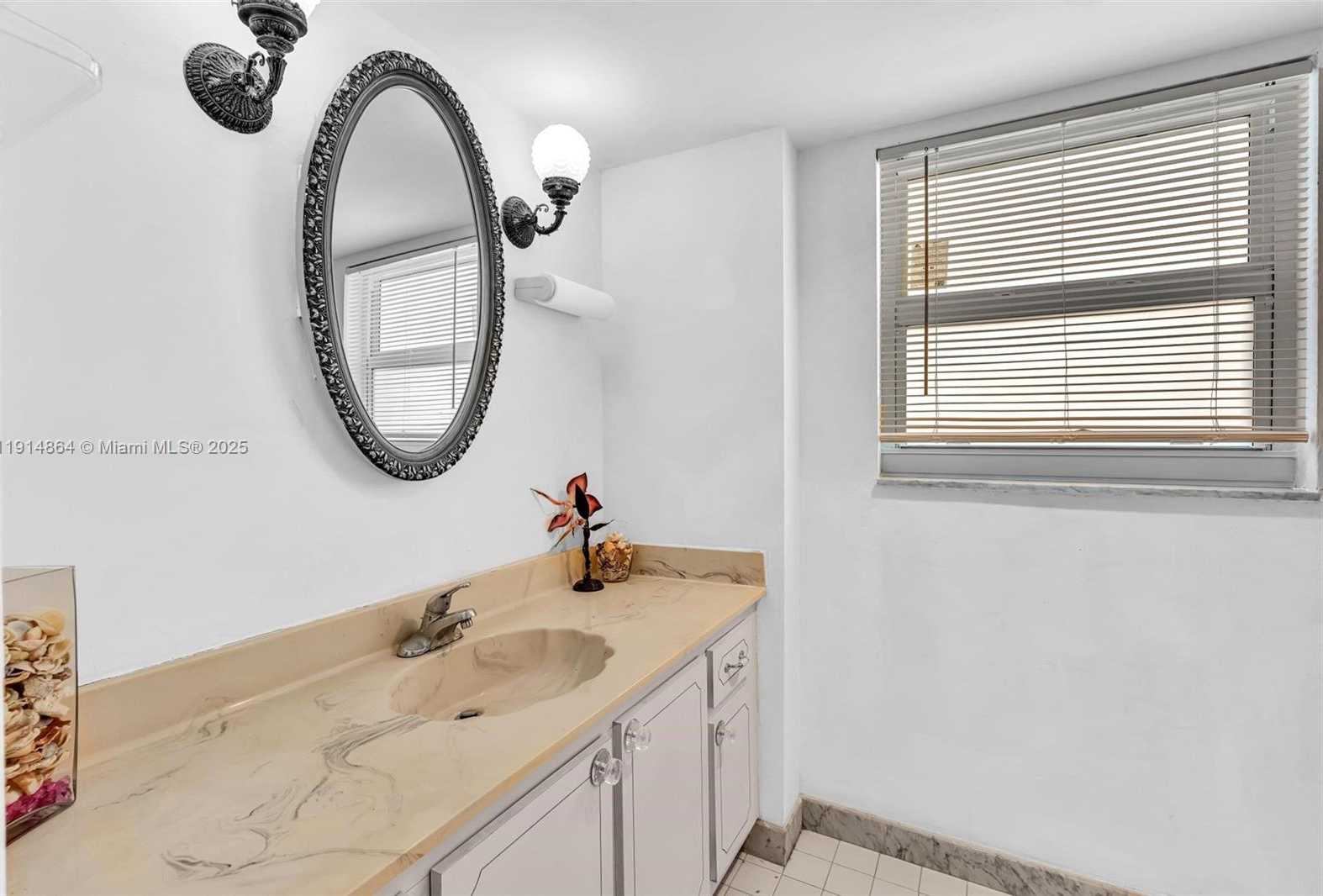 Small Image of 1865 SOUTH OCEAN DR #19E, Hallandale Beach Number 44