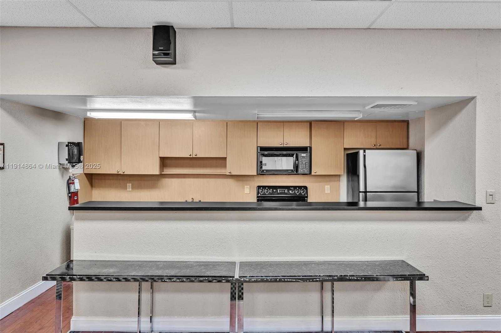 Small Image of 1865 SOUTH OCEAN DR #19E, Hallandale Beach Number 60