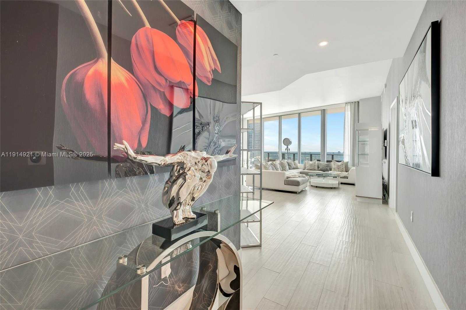 Small Image of 1300 SOUTH MIAMI AVE #PH5001, Miami Number 14