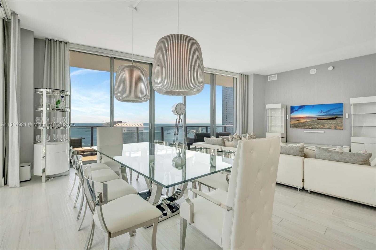 Small Image of 1300 SOUTH MIAMI AVE #PH5001, Miami Number 18