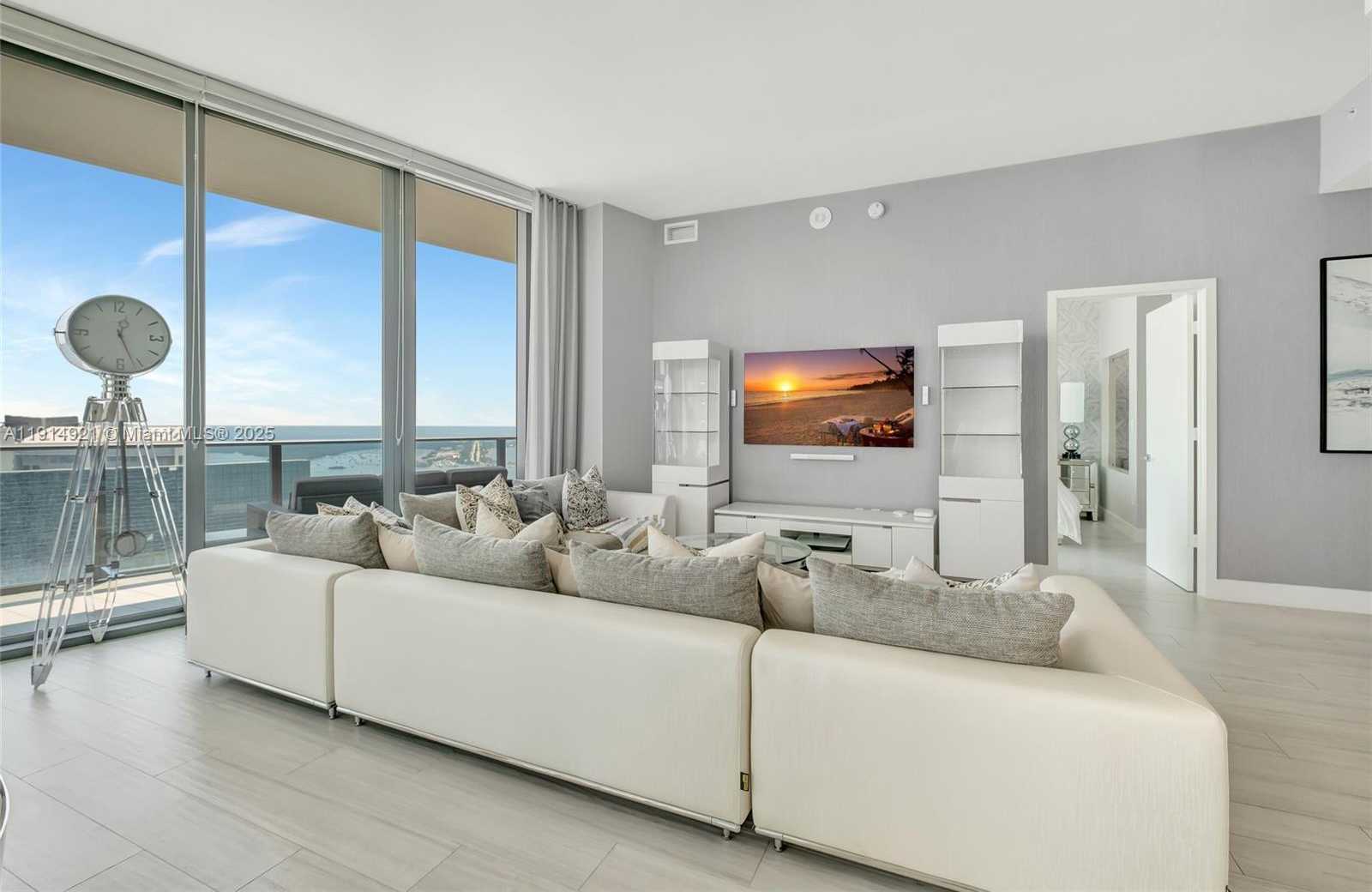 Small Image of 1300 SOUTH MIAMI AVE #PH5001, Miami Number 19