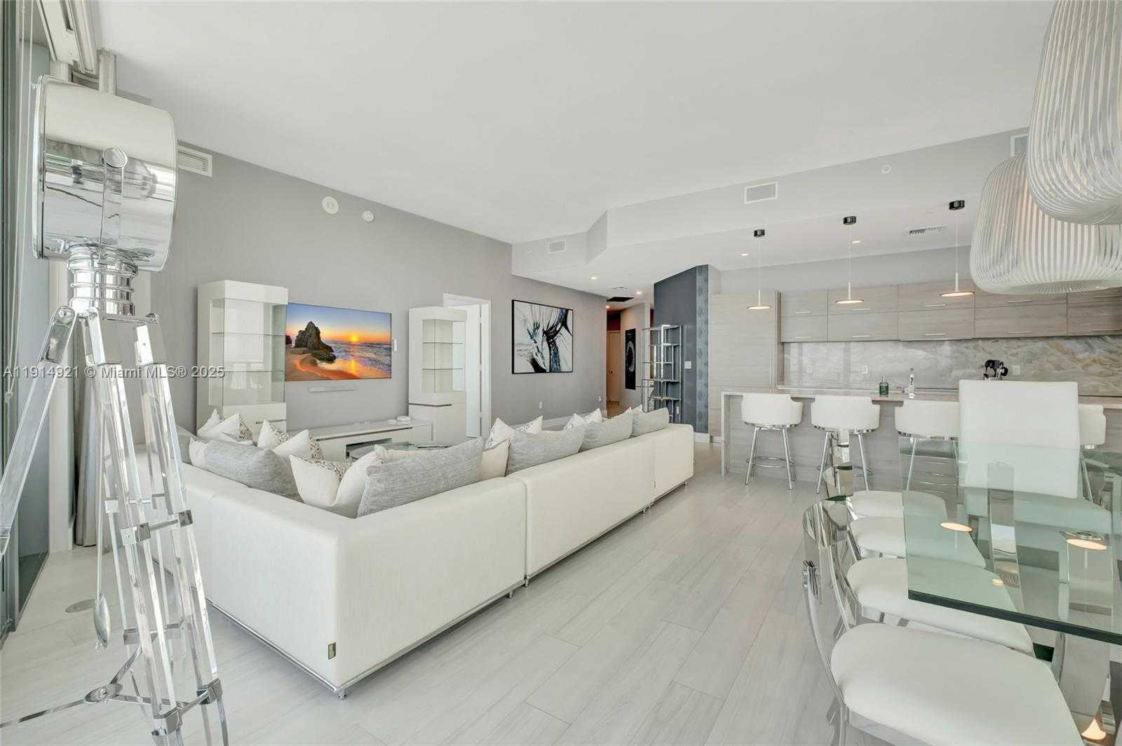 Small Image of 1300 SOUTH MIAMI AVE #PH5001, Miami Number 20