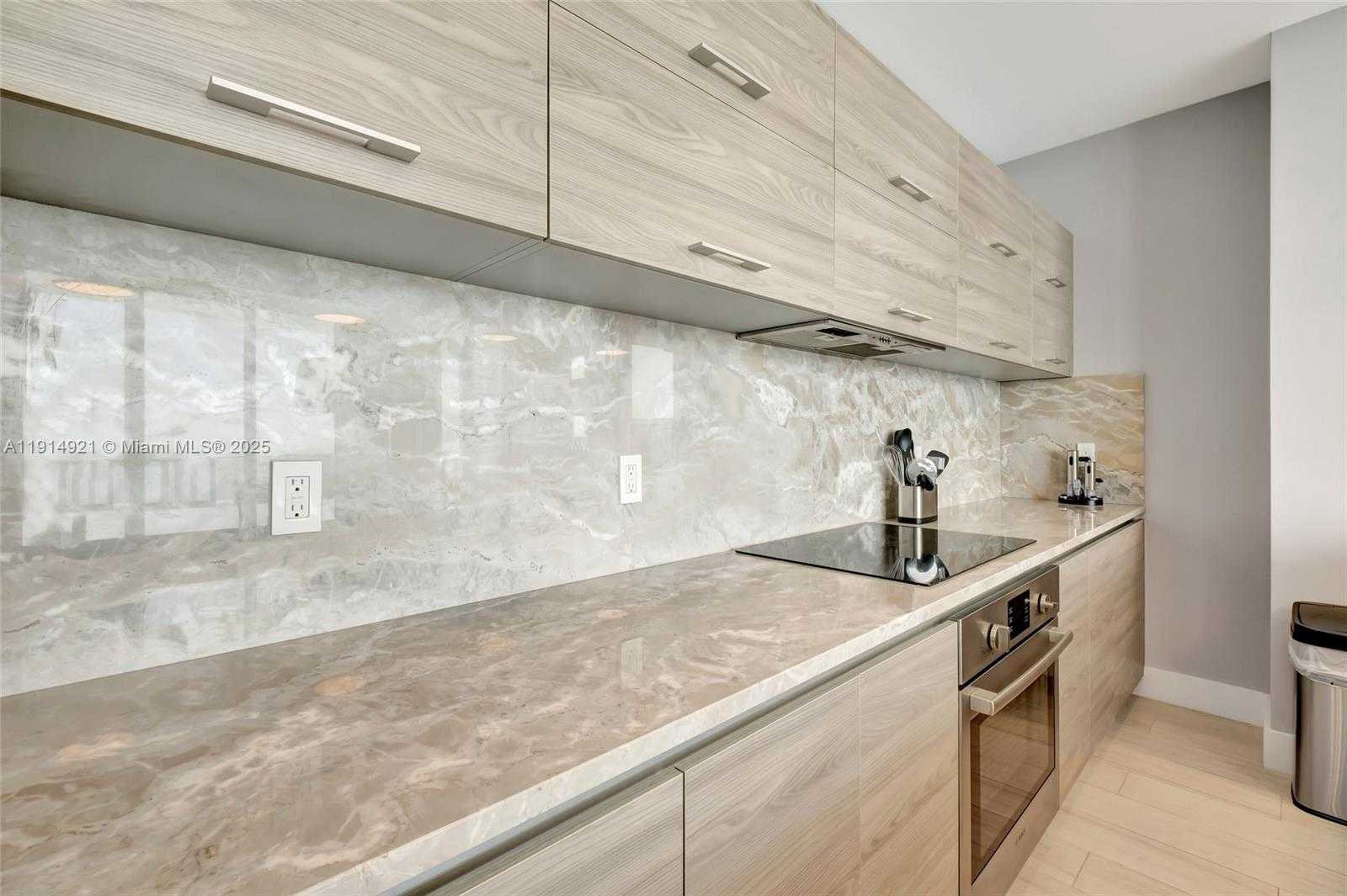 Small Image of 1300 SOUTH MIAMI AVE #PH5001, Miami Number 23