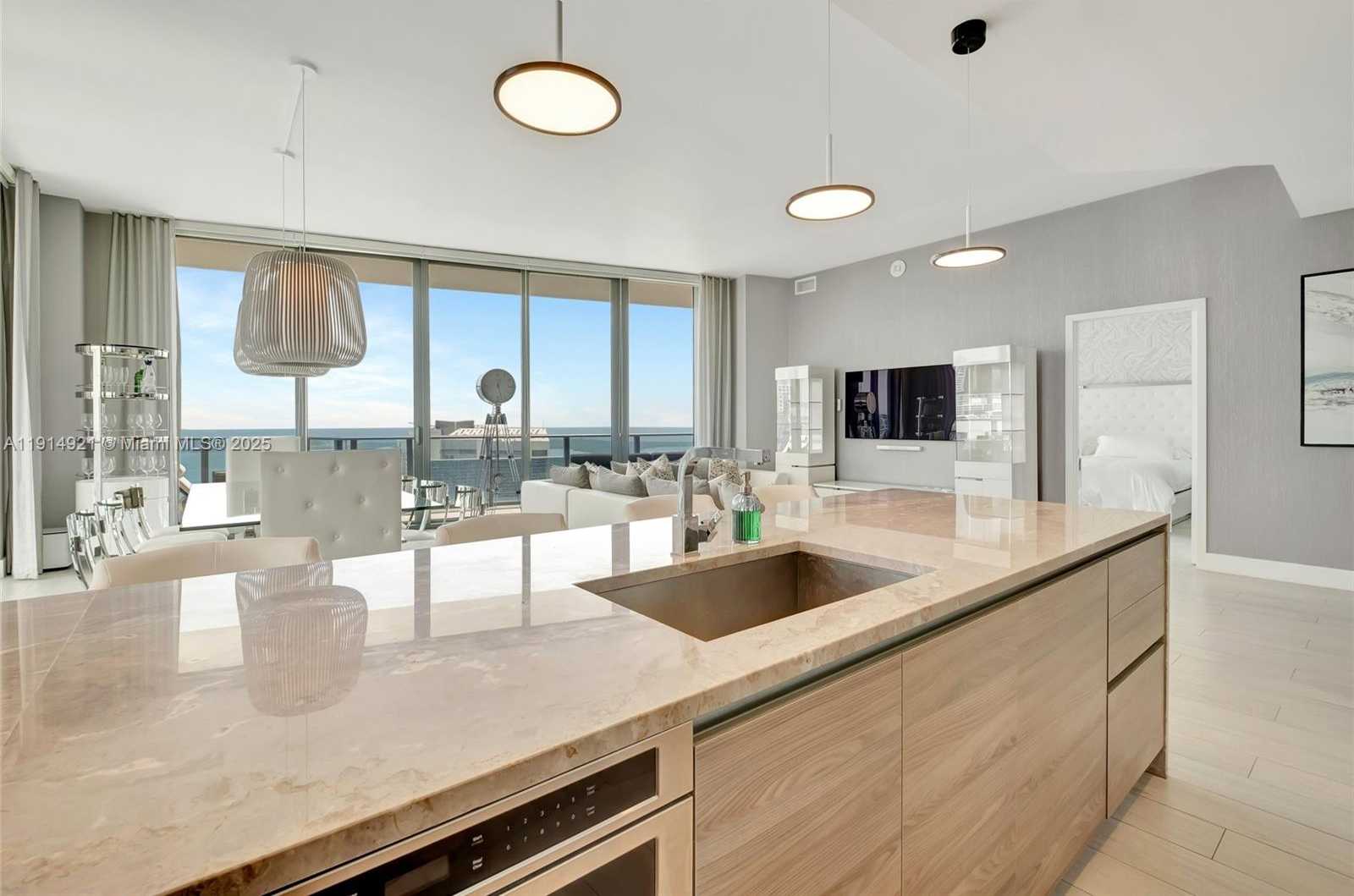 Small Image of 1300 SOUTH MIAMI AVE #PH5001, Miami Number 24