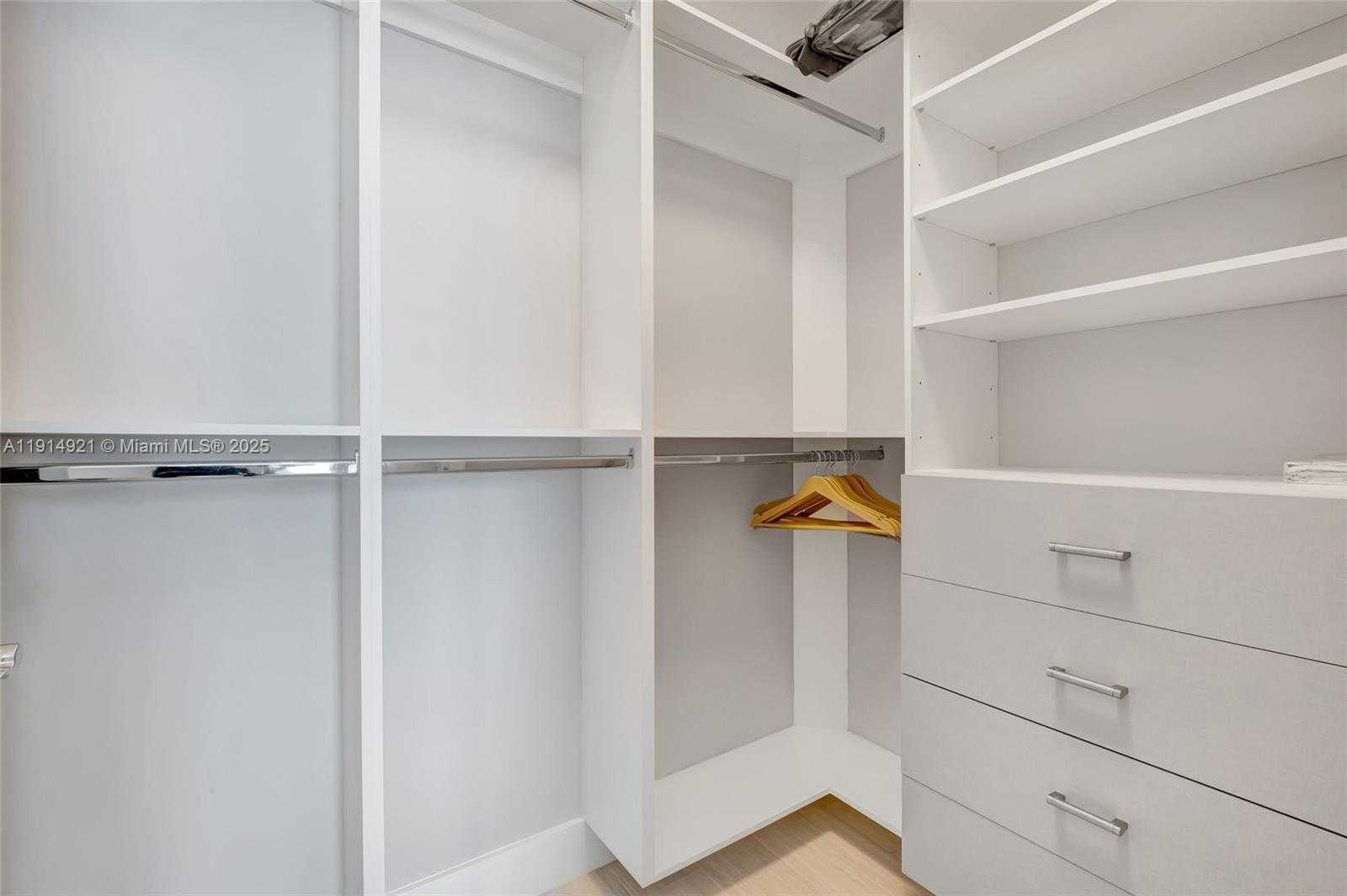 Small Image of 1300 SOUTH MIAMI AVE #PH5001, Miami Number 28