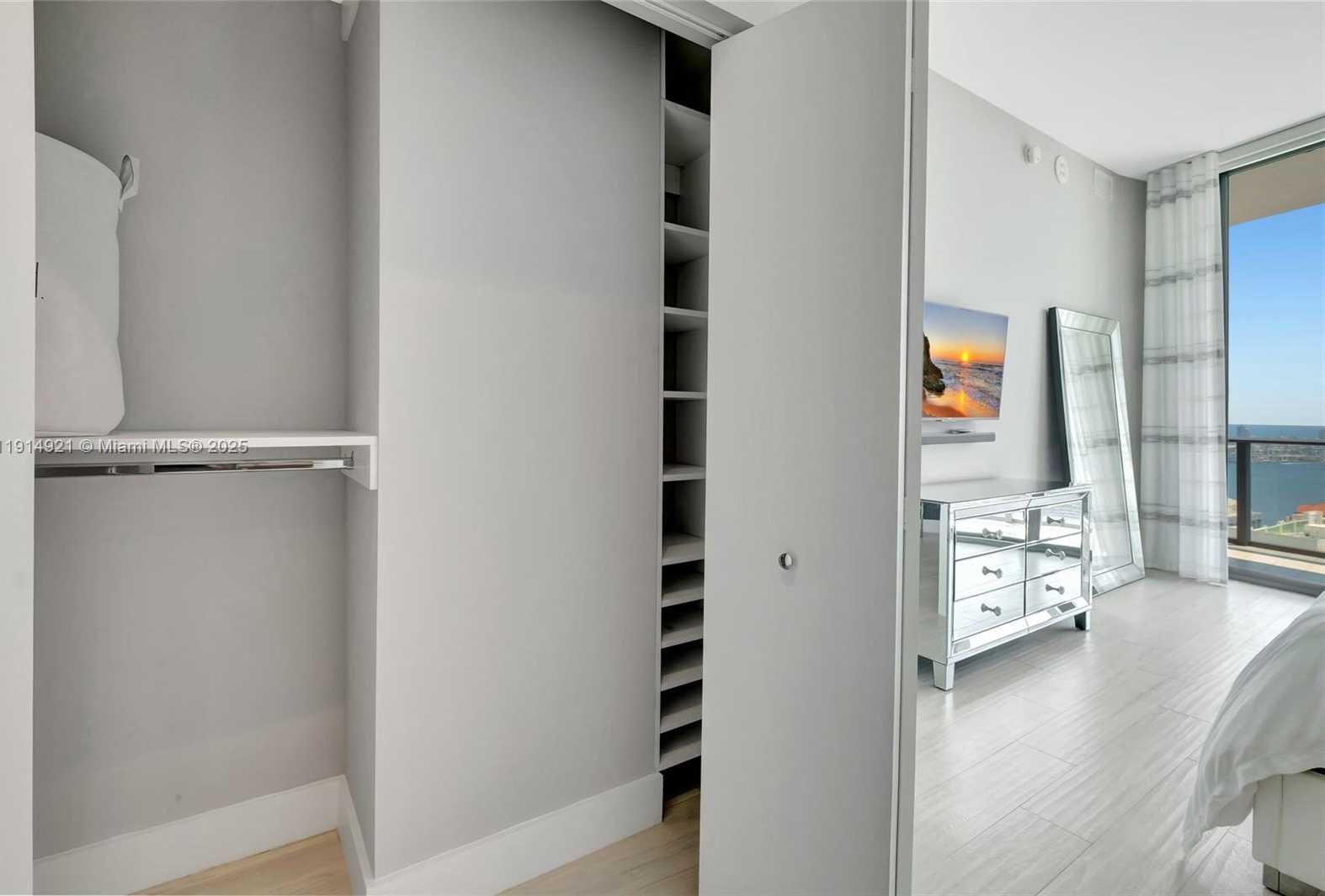 Small Image of 1300 SOUTH MIAMI AVE #PH5001, Miami Number 29