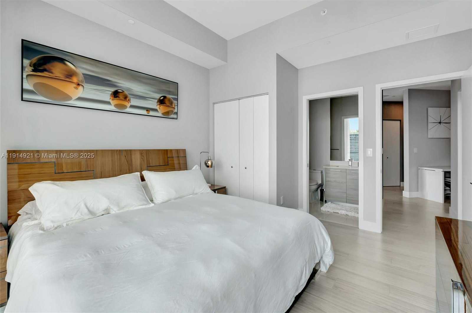 Small Image of 1300 SOUTH MIAMI AVE #PH5001, Miami Number 31