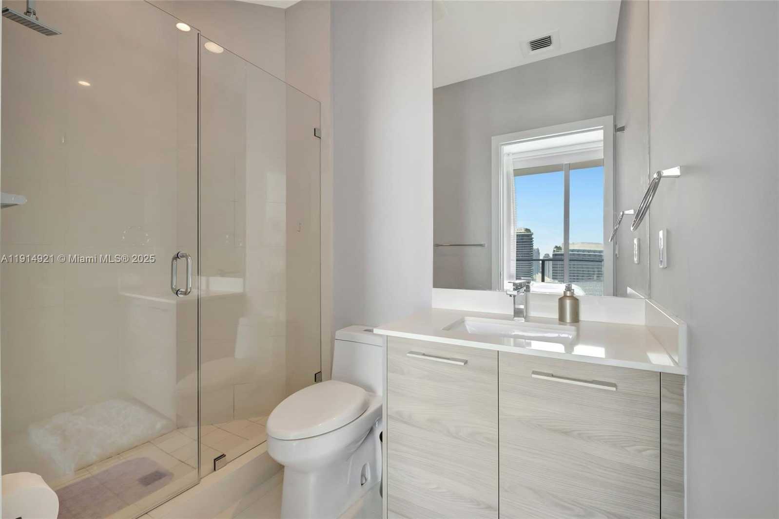 Small Image of 1300 SOUTH MIAMI AVE #PH5001, Miami Number 33