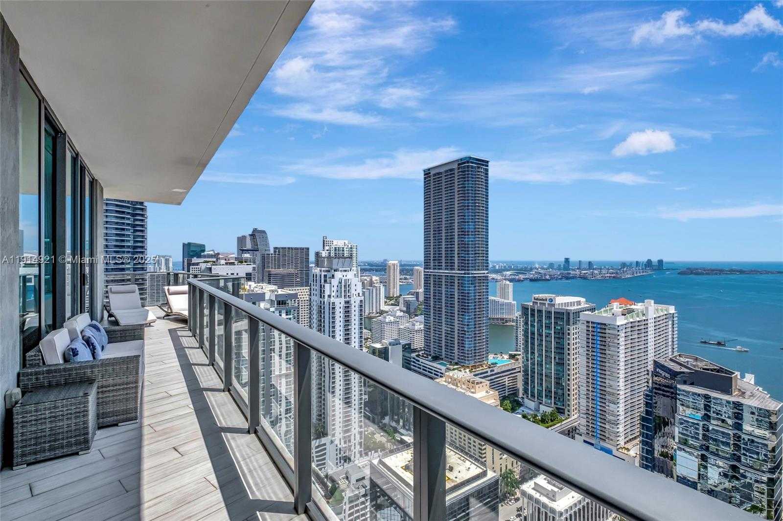 Small Image of 1300 SOUTH MIAMI AVE #PH5001, Miami Number 43