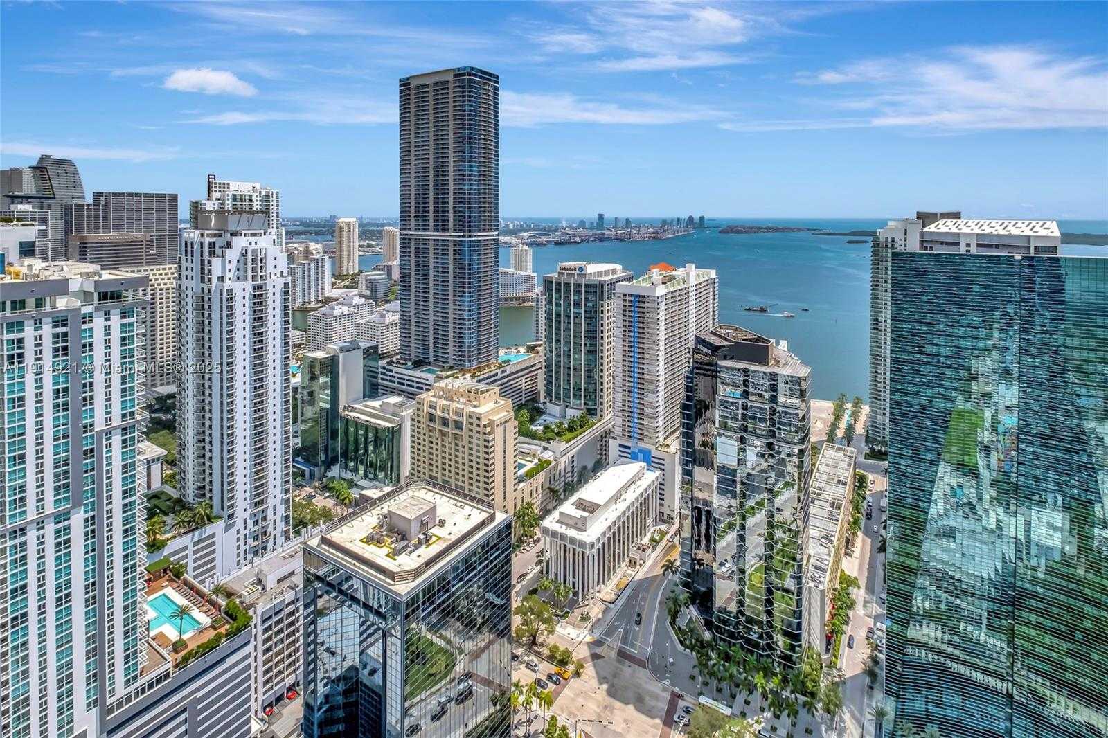 Small Image of 1300 SOUTH MIAMI AVE #PH5001, Miami Number 44