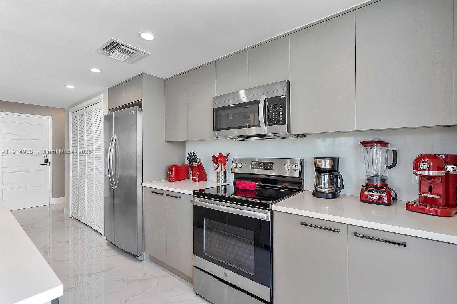 Small Image of 1150 101ST ST #701, Bay Harbor Islands Number 14