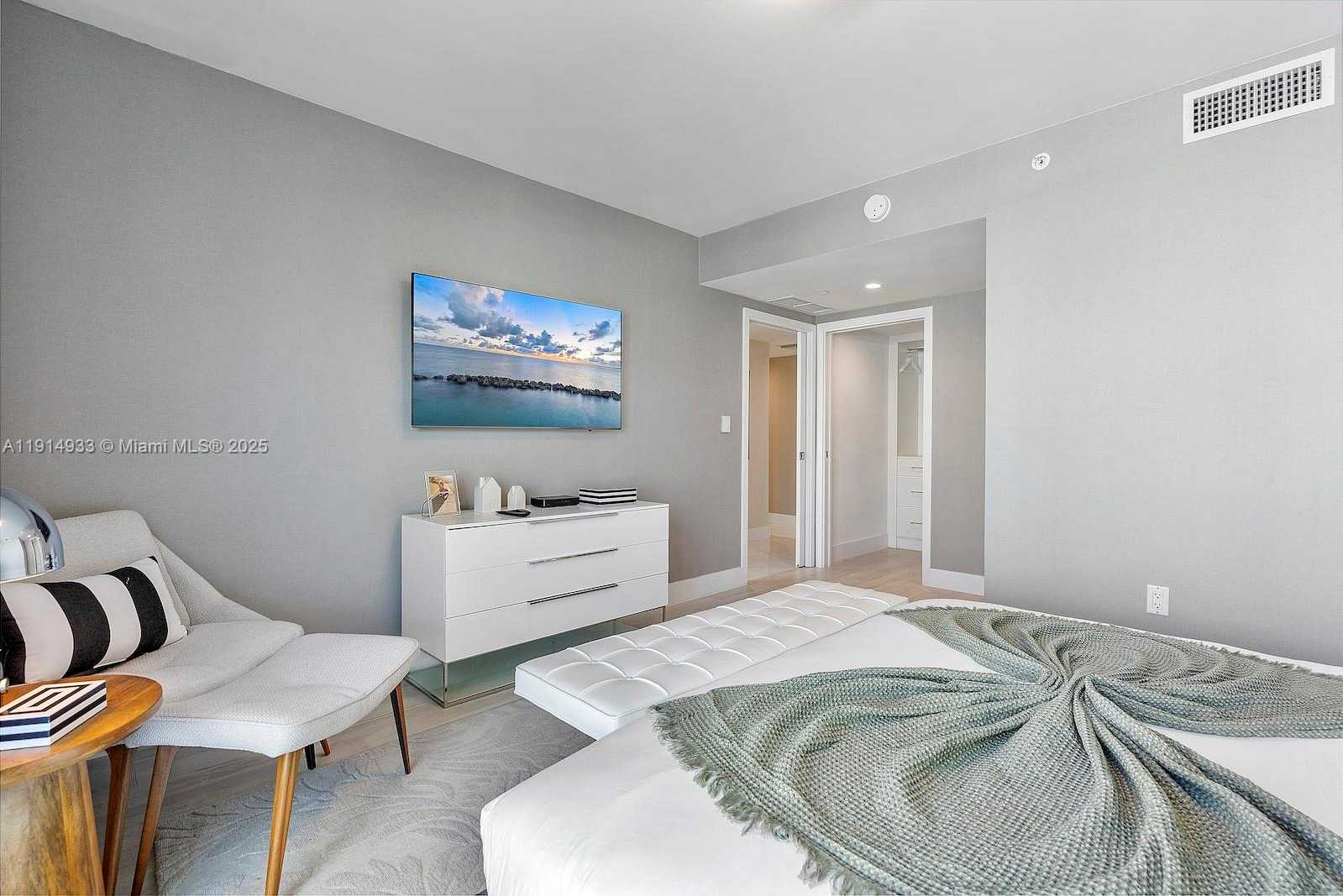 Small Image of 1150 101ST ST #701, Bay Harbor Islands Number 27