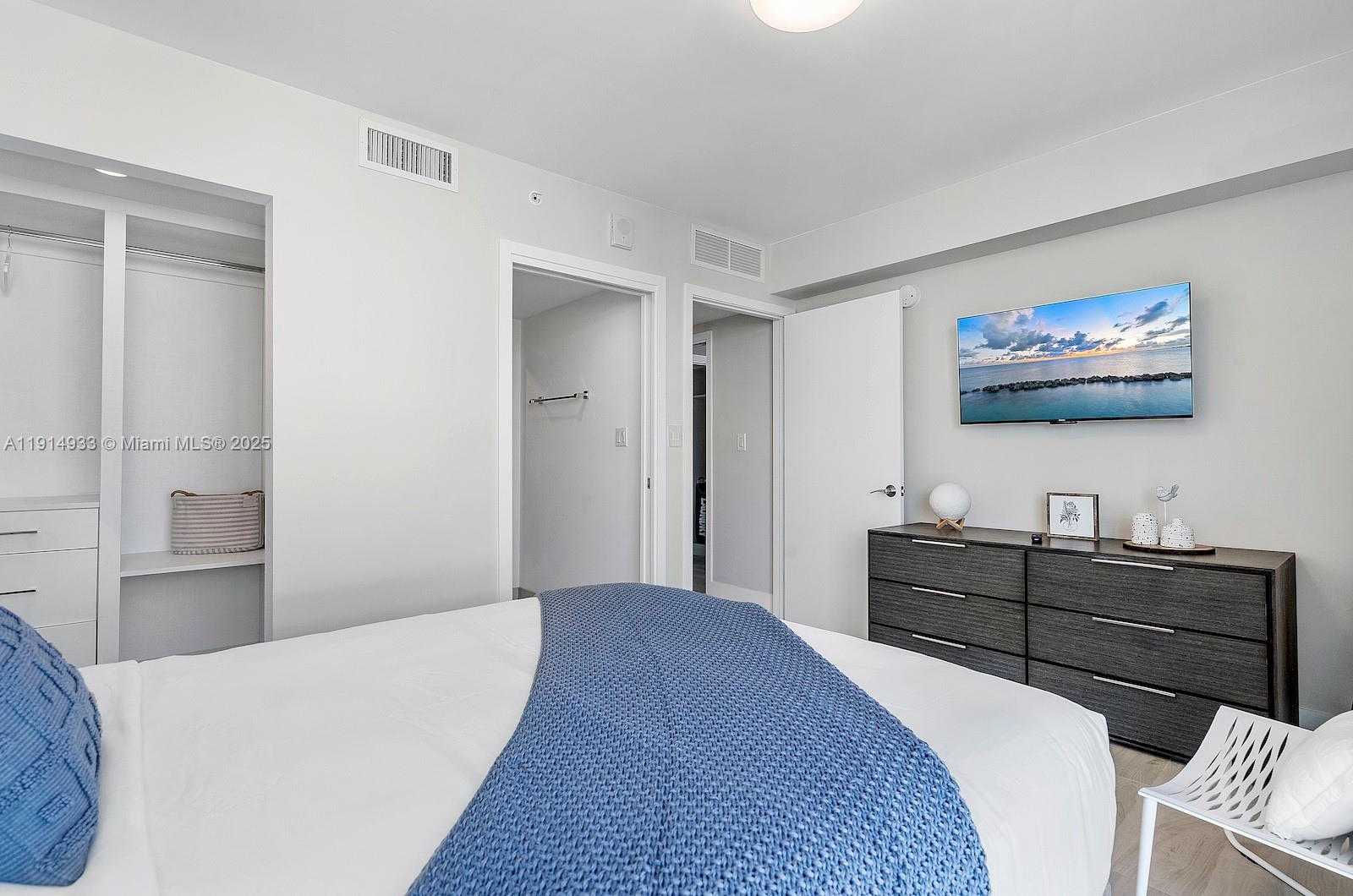 Small Image of 1150 101ST ST #701, Bay Harbor Islands Number 33