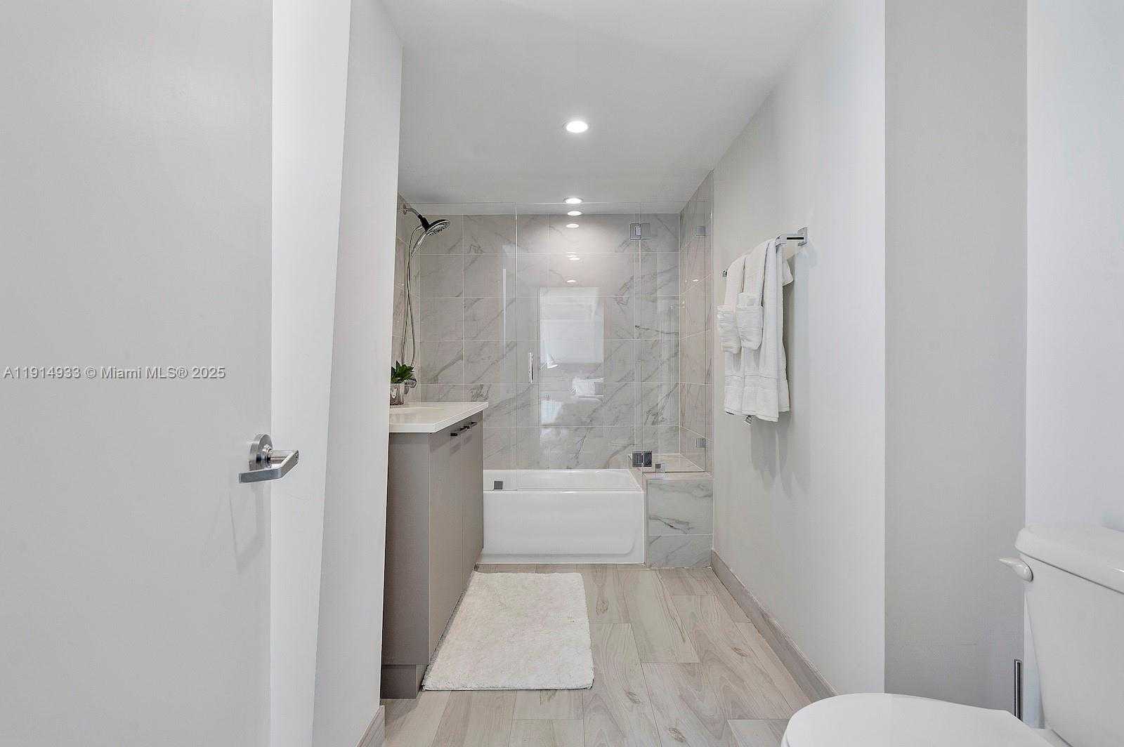 Small Image of 1150 101ST ST #701, Bay Harbor Islands Number 40