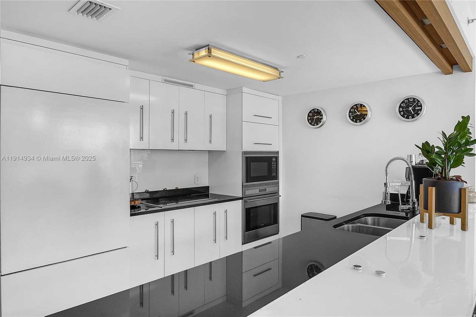 Small Image of 465 BRICKELL AVE #1001, Miami Number 13