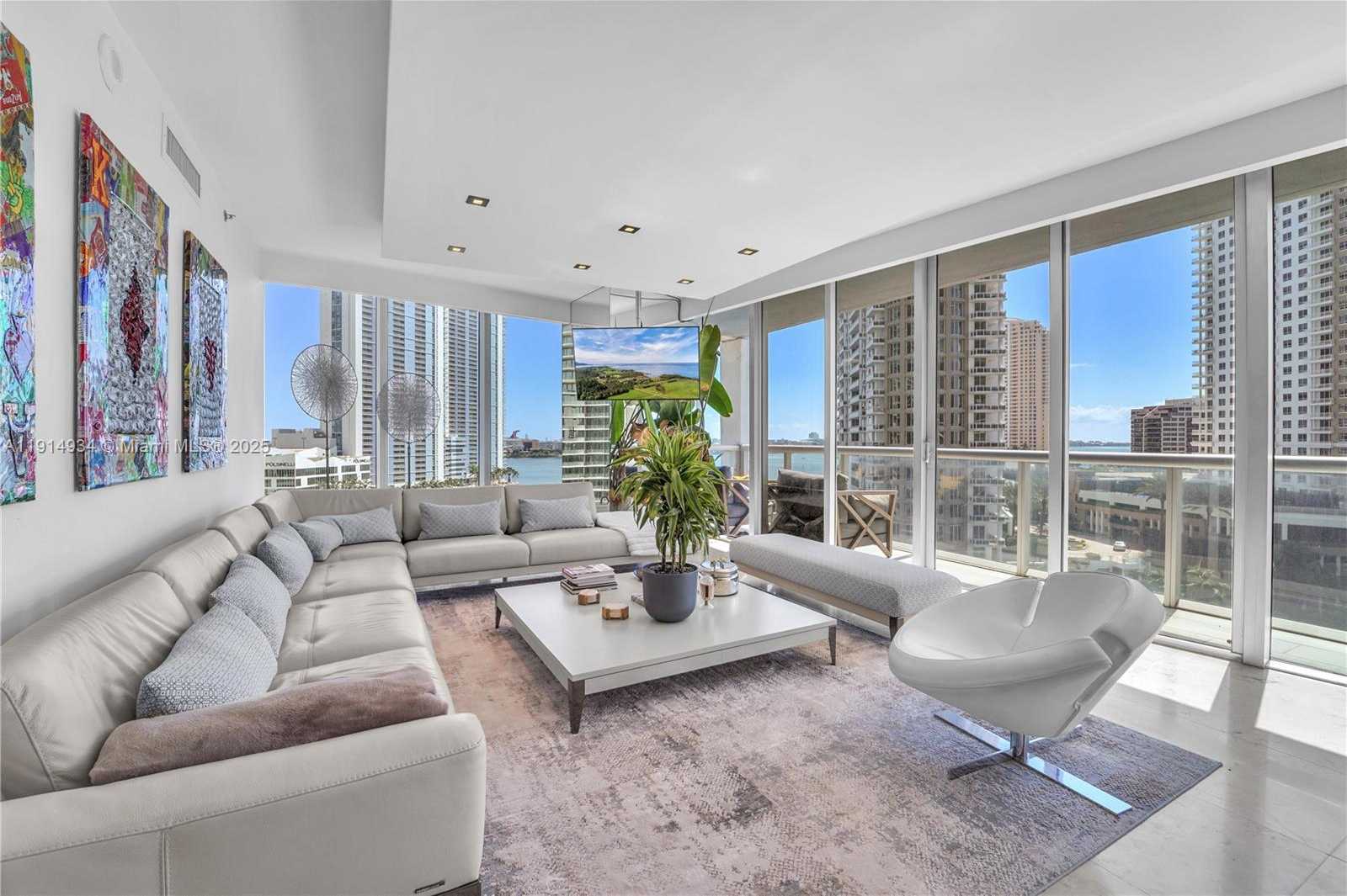 Small Image of 465 BRICKELL AVE #1001, Miami Number 2