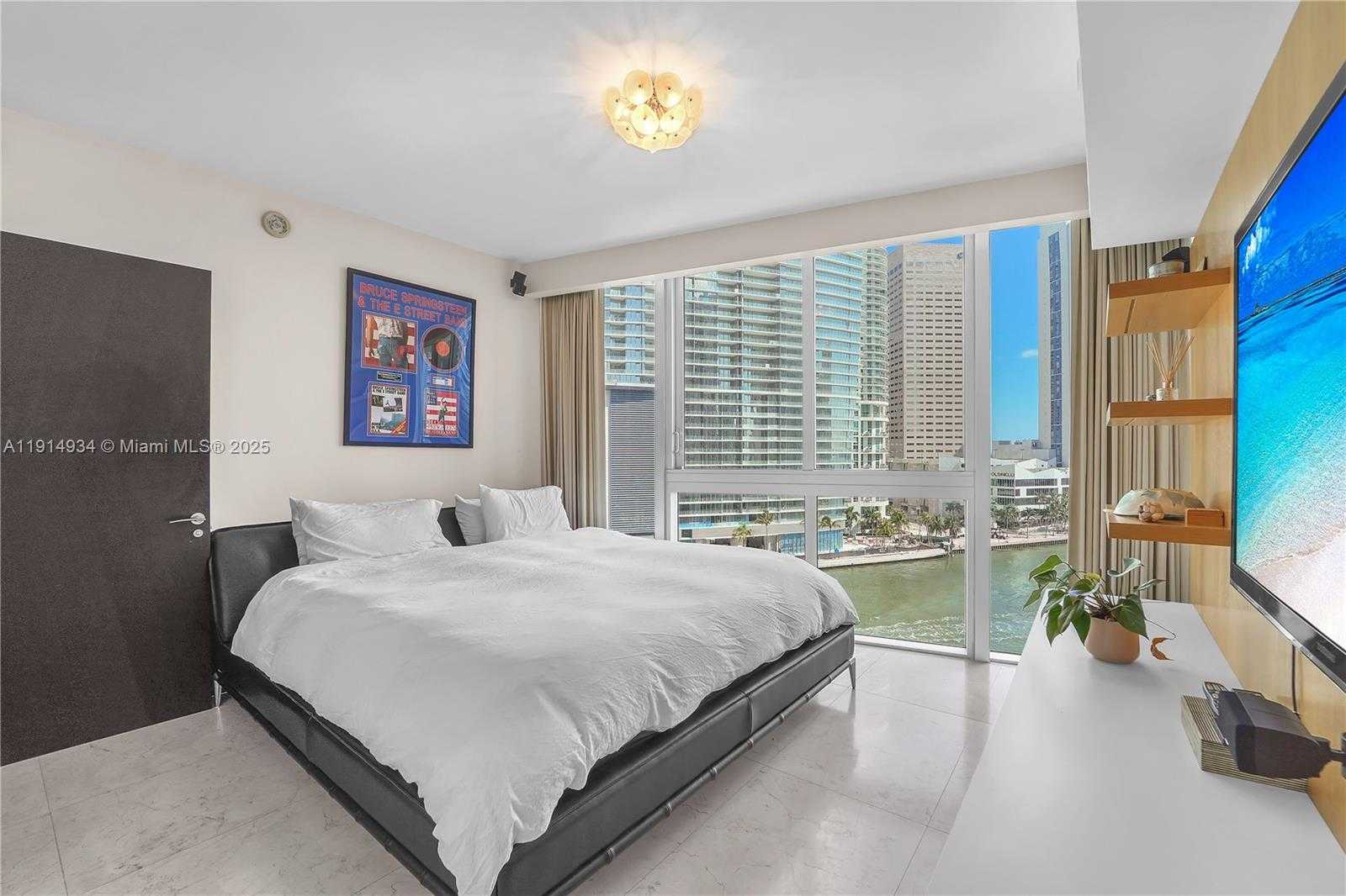 Small Image of 465 BRICKELL AVE #1001, Miami Number 29