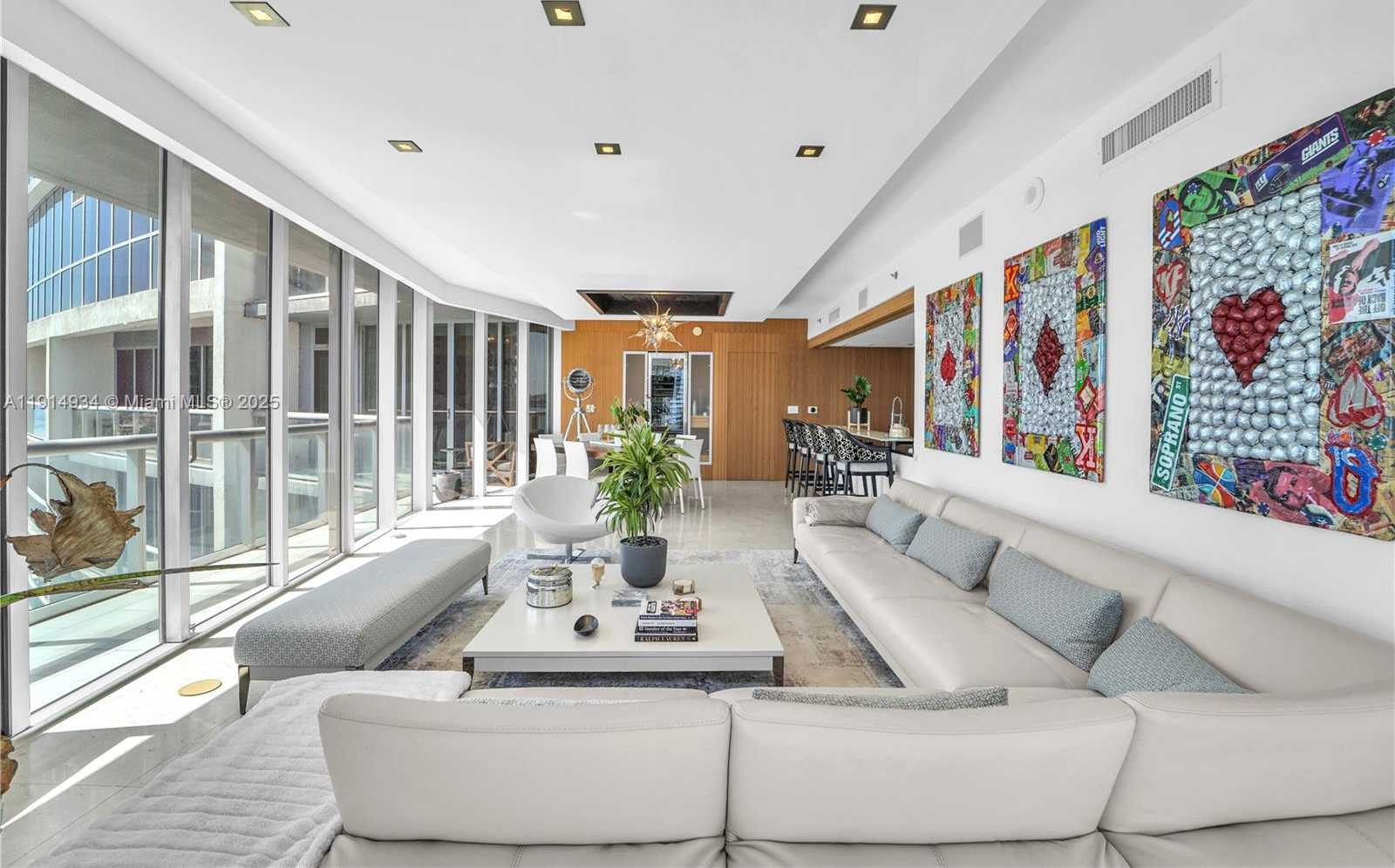 Small Image of 465 BRICKELL AVE #1001, Miami Number 3