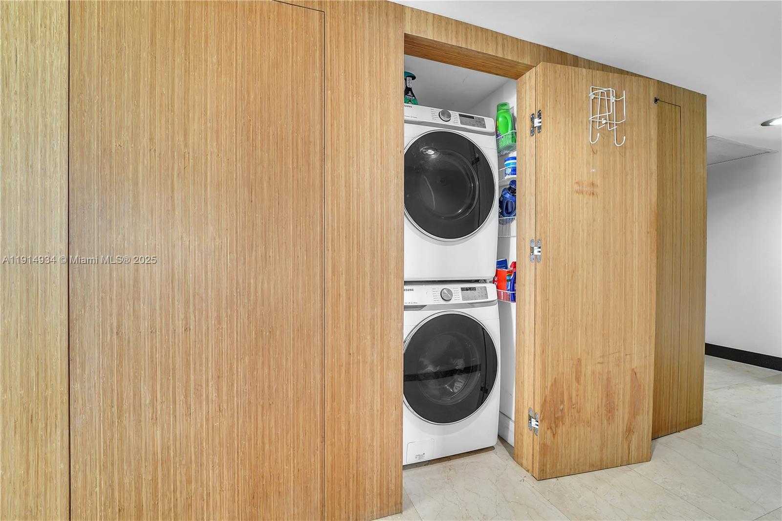 Small Image of 465 BRICKELL AVE #1001, Miami Number 36