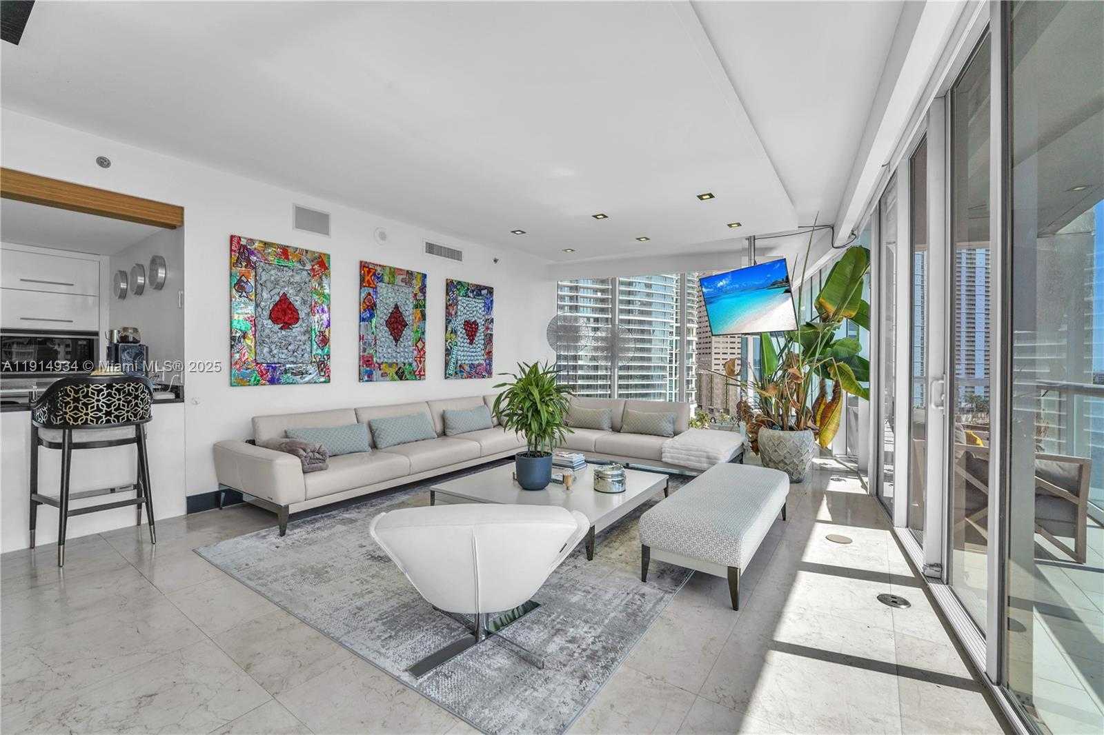 Small Image of 465 BRICKELL AVE #1001, Miami Number 4