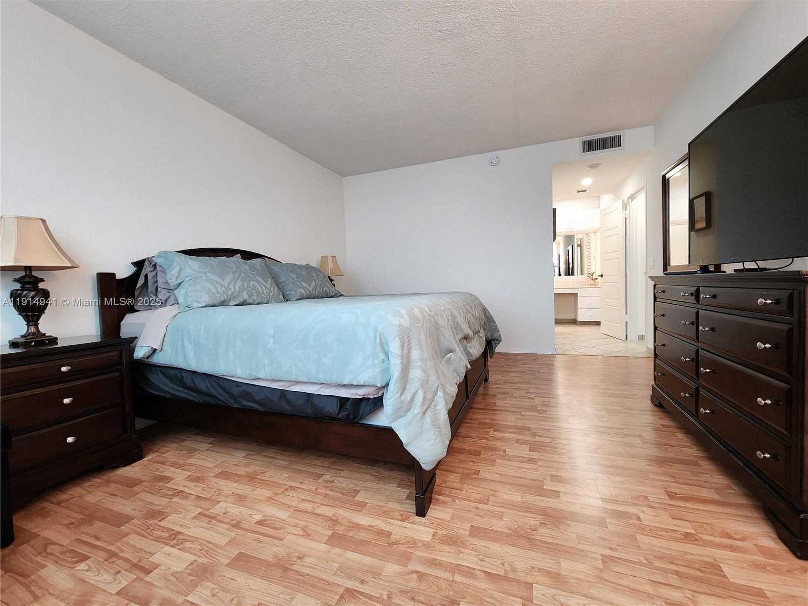 Small Image of 3505 SOUTH OCEAN DR #1202, Hollywood Number 14