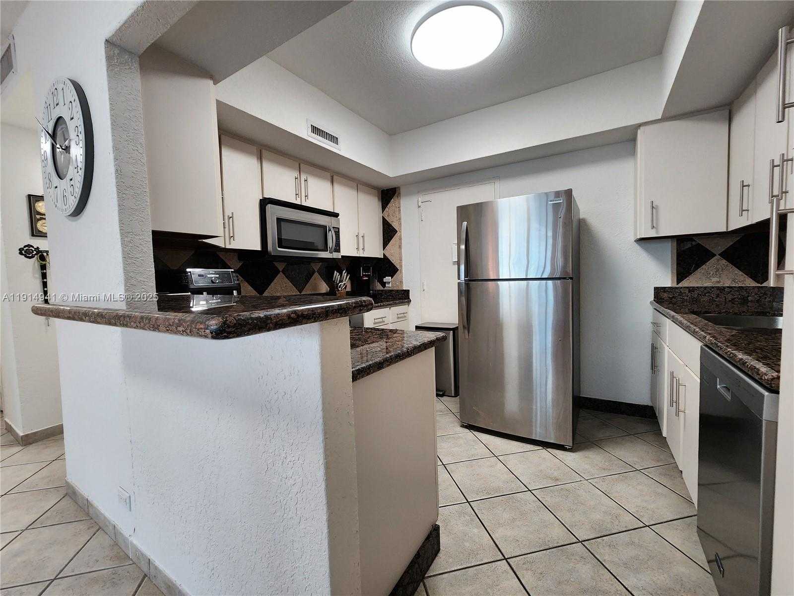 Small Image of 3505 SOUTH OCEAN DR #1202, Hollywood Number 9