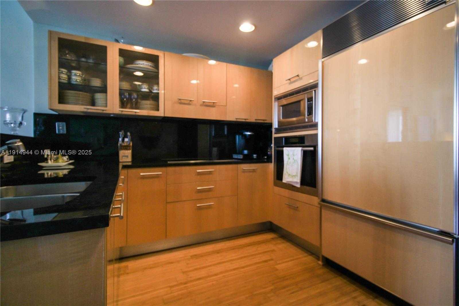 Small Image of 6799 COLLINS AVE #LPH04, Miami Beach Number 19