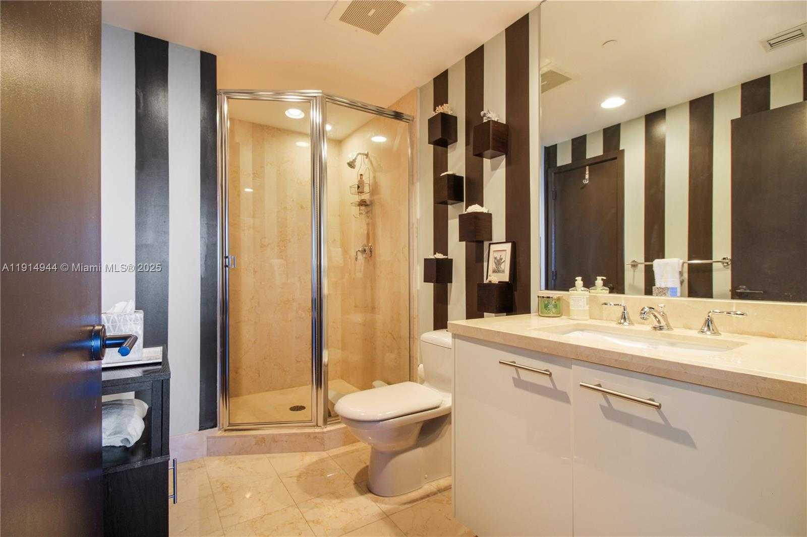 Small Image of 6799 COLLINS AVE #LPH04, Miami Beach Number 21