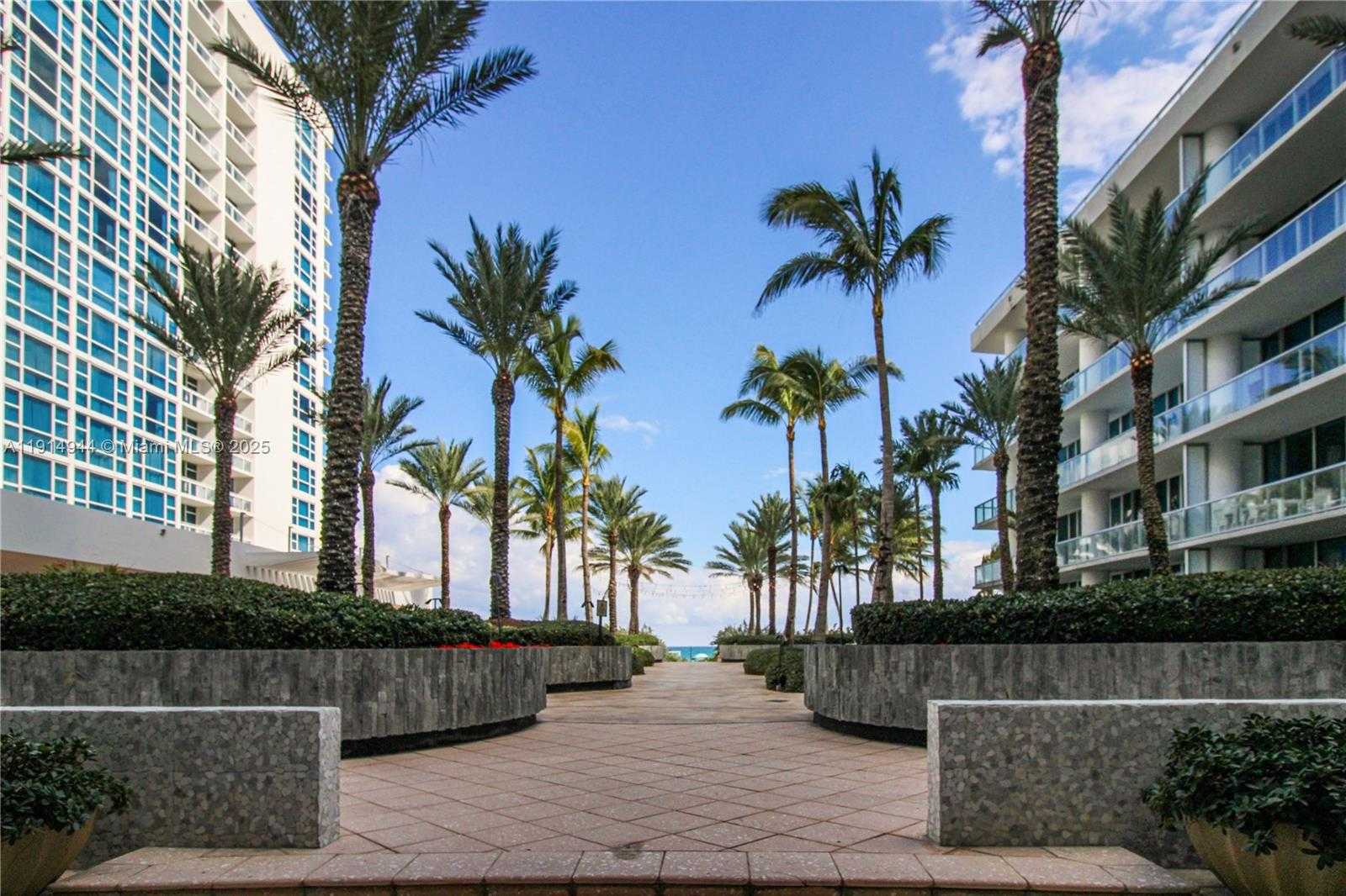 Small Image of 6799 COLLINS AVE #LPH04, Miami Beach Number 31