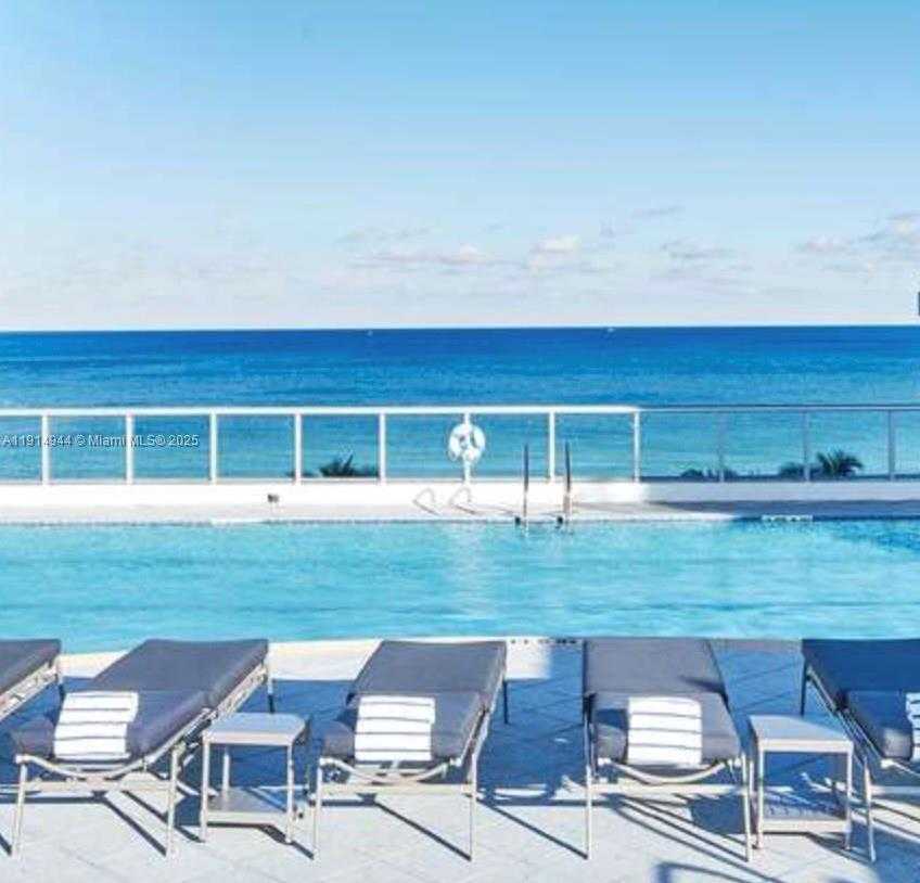 Small Image of 6799 COLLINS AVE #LPH04, Miami Beach Number 36