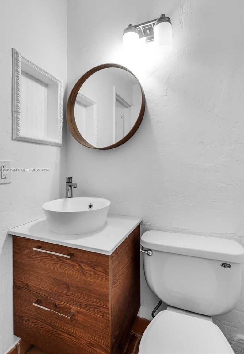 Small Image of 20908 LEEWARD CT #231-3, Aventura Number 13