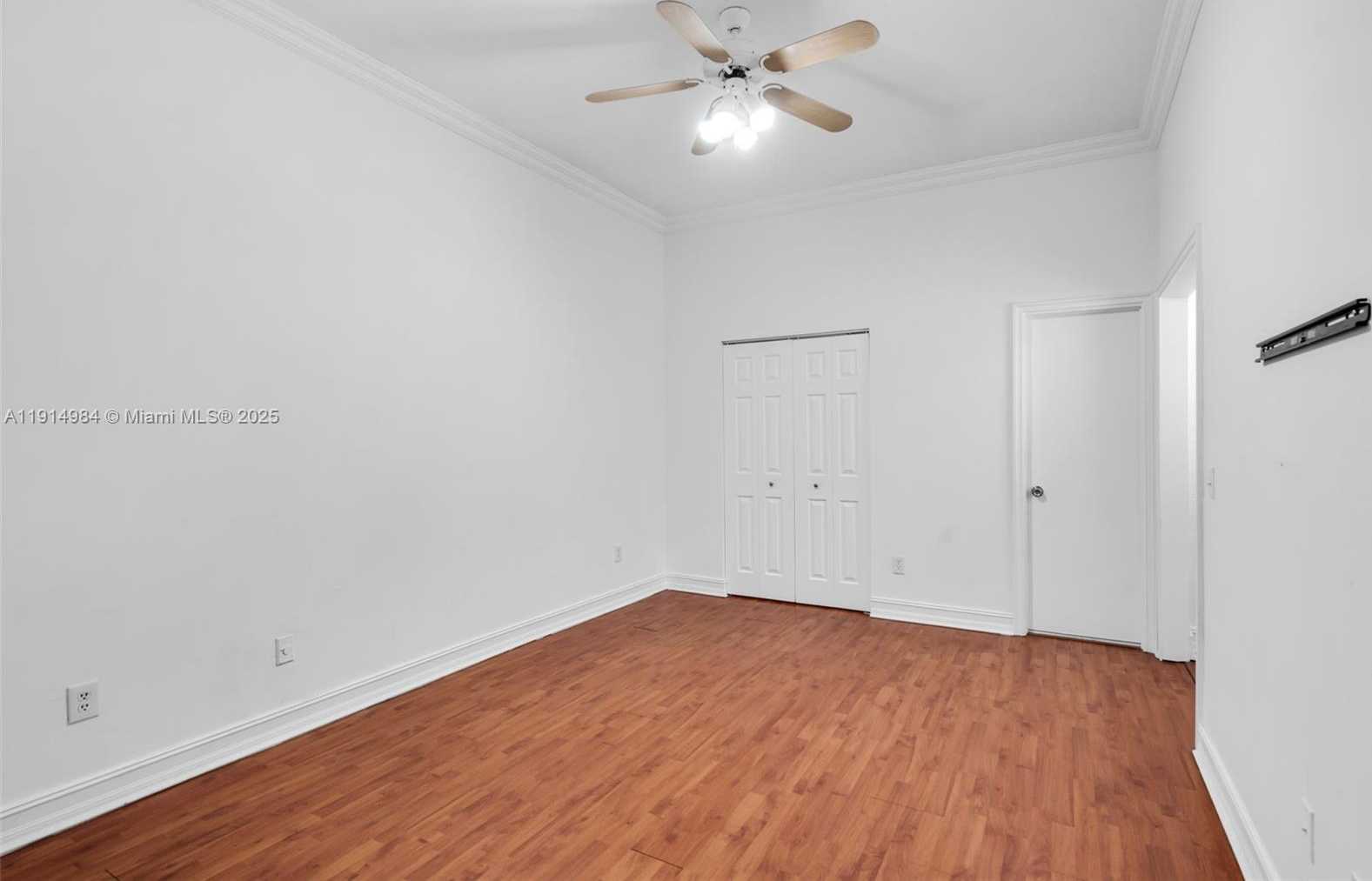 Small Image of 20908 LEEWARD CT #231-3, Aventura Number 15