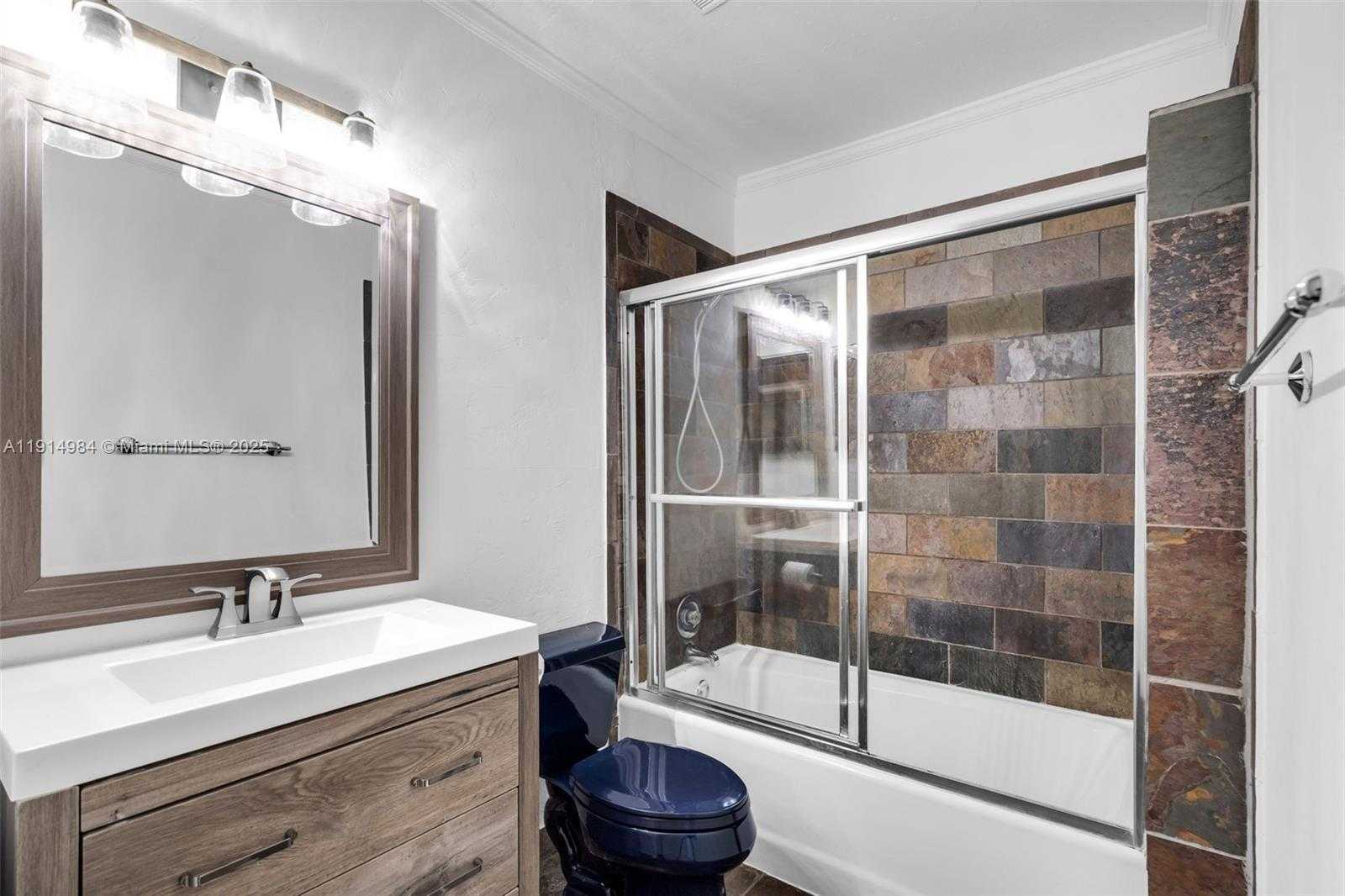 Small Image of 20908 LEEWARD CT #231-3, Aventura Number 21