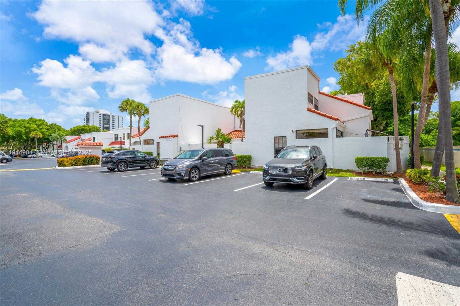 Small Image of 20908 LEEWARD CT #231-3, Aventura Number 23