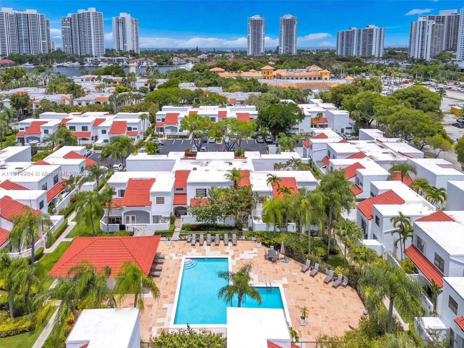 Small Image of 20908 LEEWARD CT #231-3, Aventura Number 24