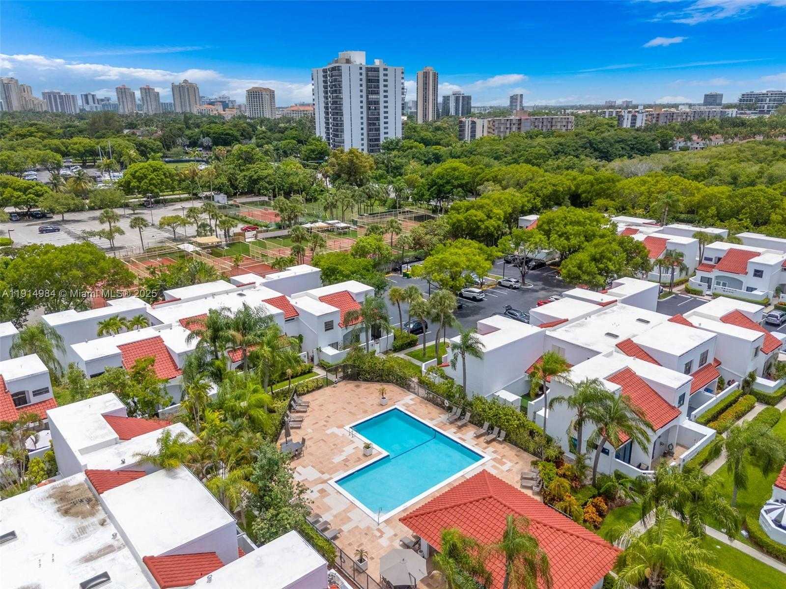 Small Image of 20908 LEEWARD CT #231-3, Aventura Number 25