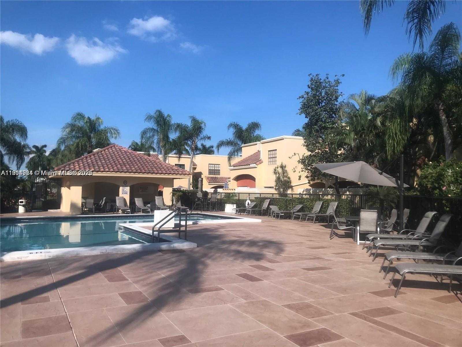 Small Image of 20908 LEEWARD CT #231-3, Aventura Number 26