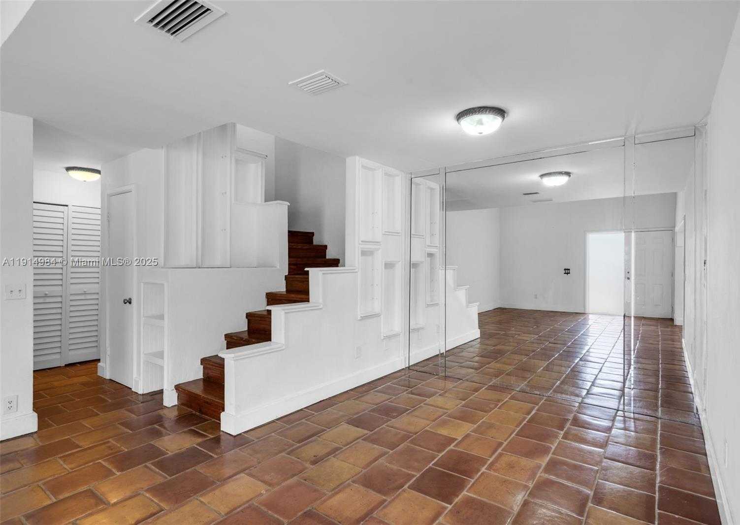 Small Image of 20908 LEEWARD CT #231-3, Aventura Number 6