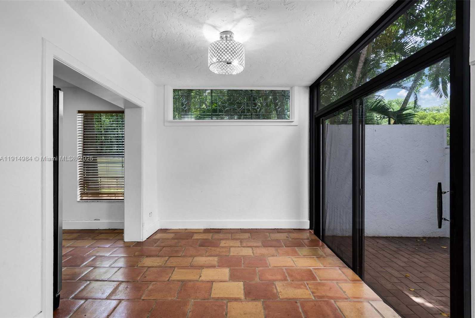 Small Image of 20908 LEEWARD CT #231-3, Aventura Number 7